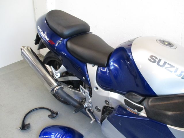 suzuki - gsx-r-1300-hayabusa