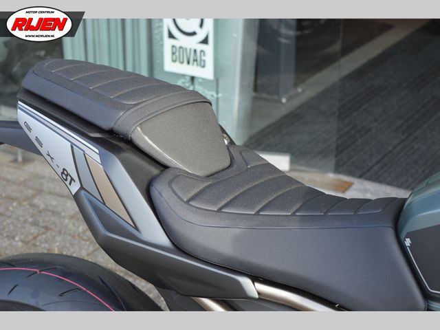 suzuki - gsx-8t