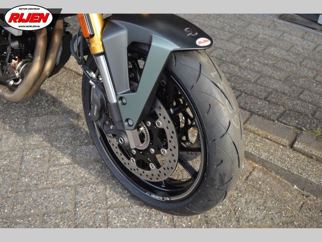 suzuki - gsx-8t