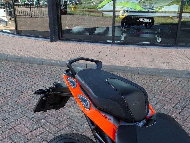 ktm - 1290-super-duke-gt