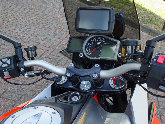 ktm - 1290-super-duke-gt