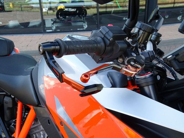 ktm - 1290-super-duke-gt