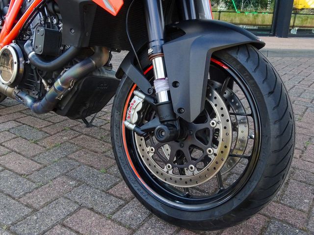 ktm - 1290-super-duke-gt