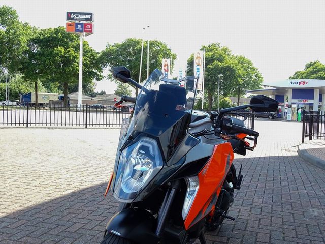 ktm - 1290-super-duke-gt