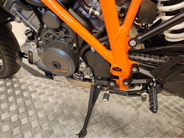 ktm - 1290-super-duke-gt