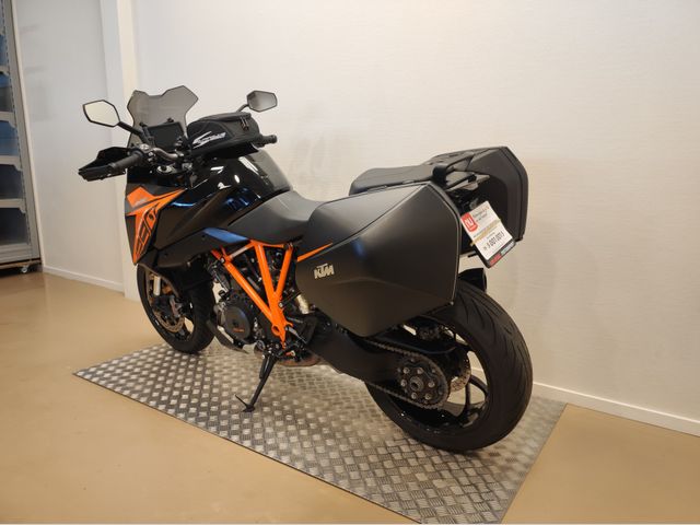 ktm - 1290-super-duke-gt