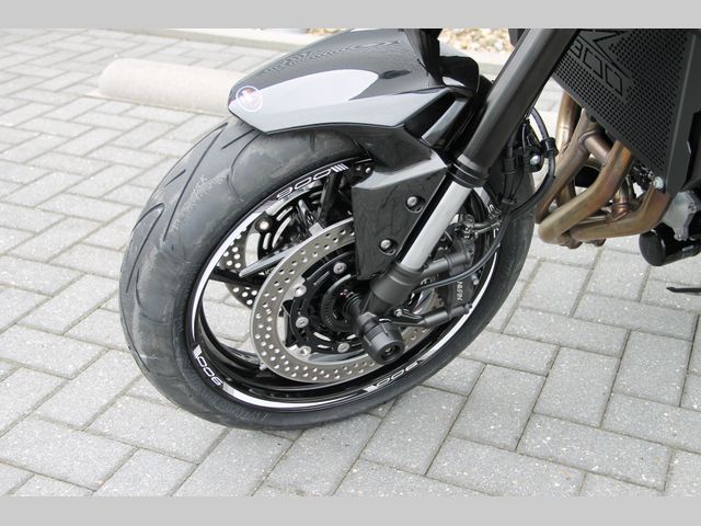 kawasaki - z900