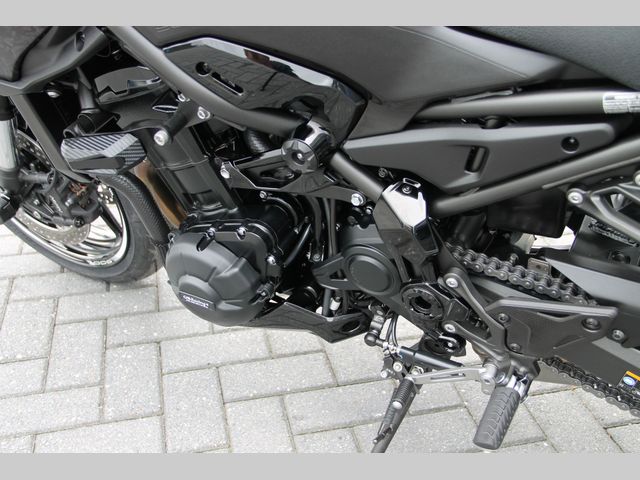 kawasaki - z900