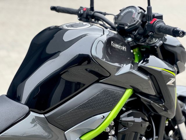 kawasaki - z900