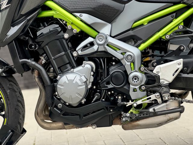 kawasaki - z900