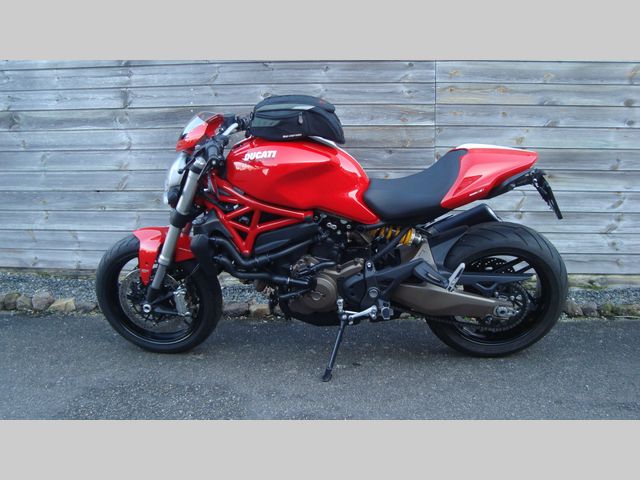 ducati - monster-821