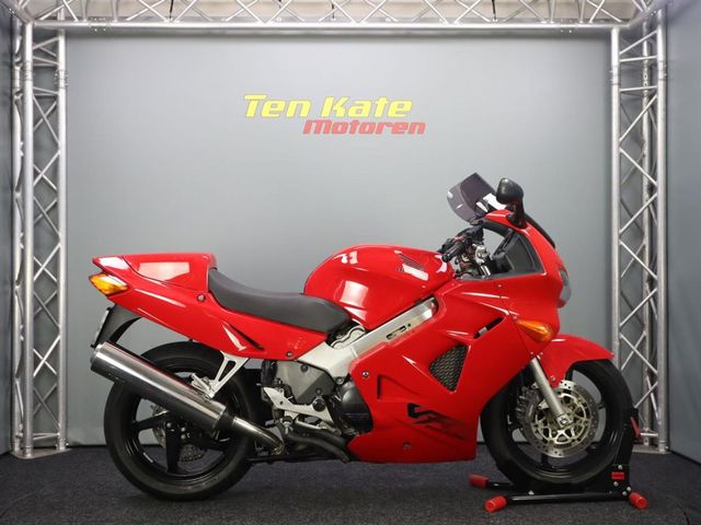 honda - vfr-800