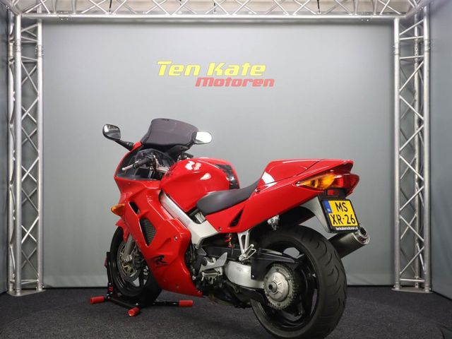 honda - vfr-800