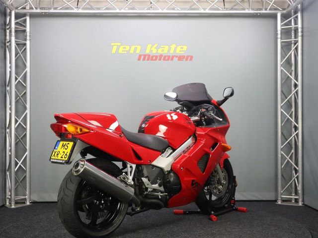 honda - vfr-800