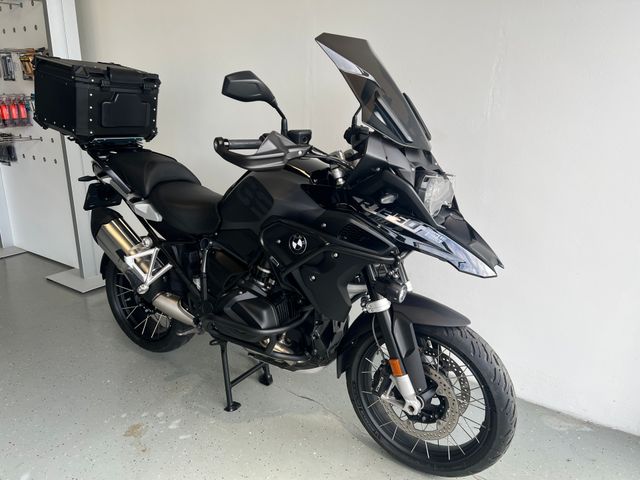 bmw - r-1250-gs-triple-black