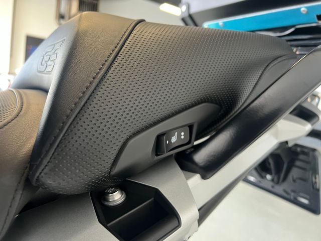 bmw - r-1250-gs-triple-black