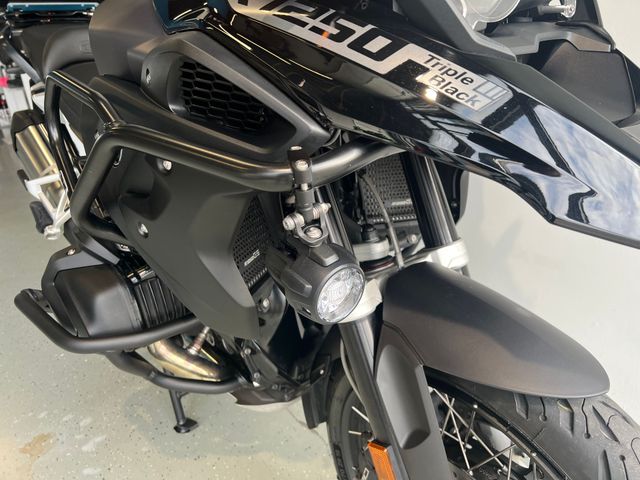 bmw - r-1250-gs-triple-black