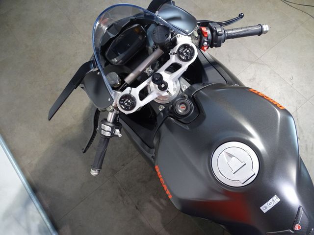 ducati - panigale-v2
