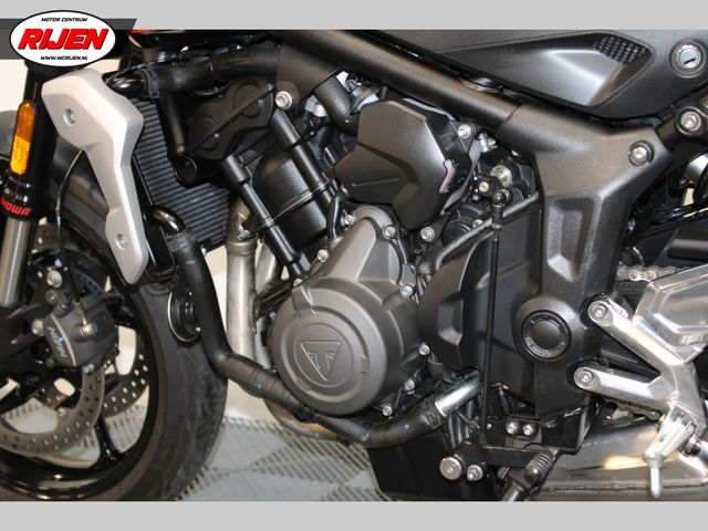 triumph - trident-660