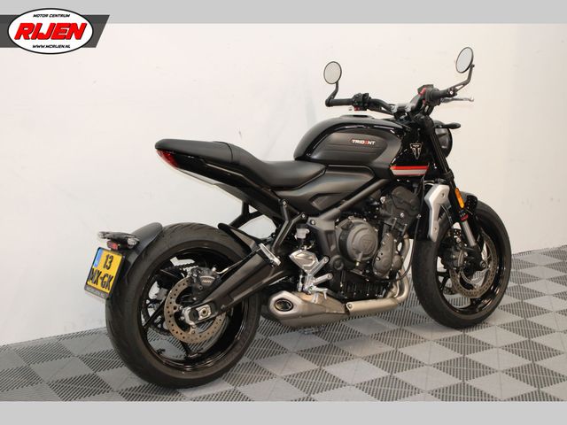 triumph - trident-660