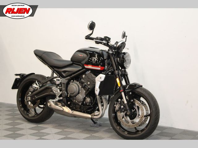 triumph - trident-660
