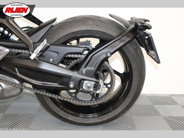triumph - trident-660