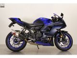 YAMAHA R7