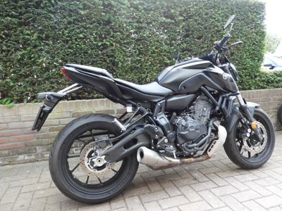 YAMAHA MT 07 ABS – foto 4