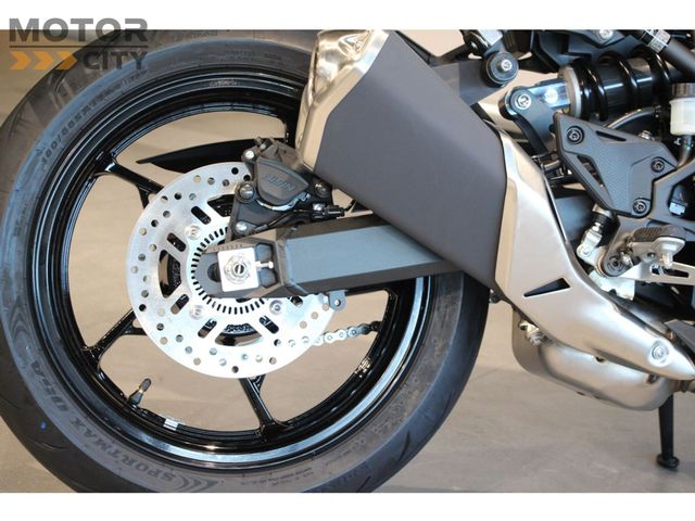 kawasaki - z900