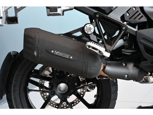 bmw - r-1300-gs-adventure-triple-black