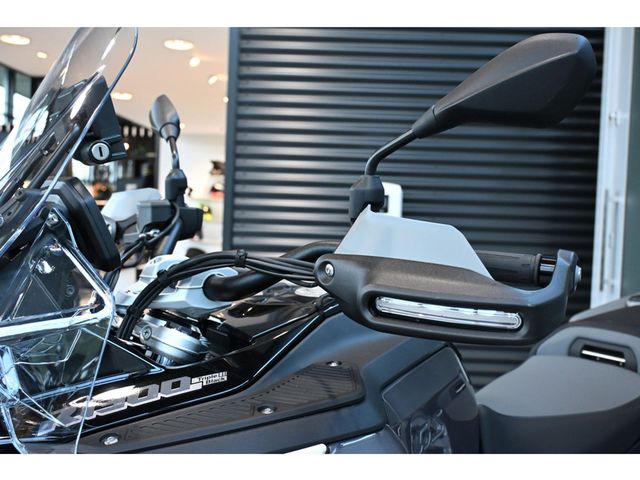 bmw - r-1300-gs-adventure-triple-black