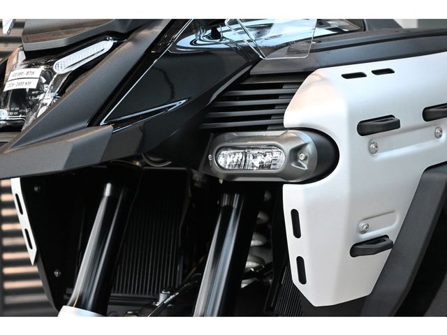 bmw - r-1300-gs-adventure-triple-black