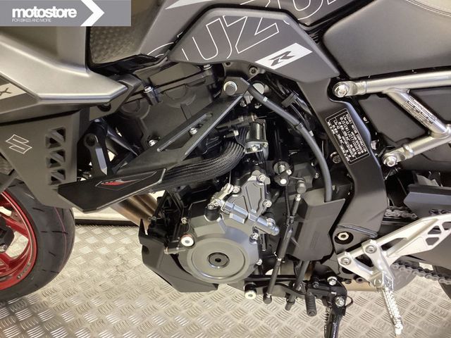 suzuki - gsx-8s