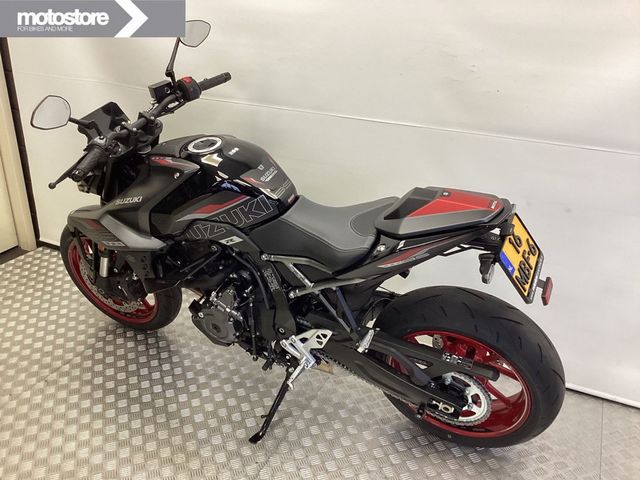 suzuki - gsx-8s