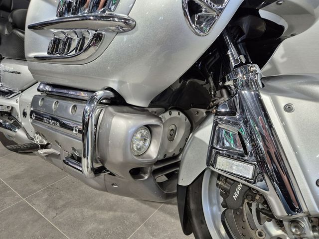 honda - gl-1800-goldwing