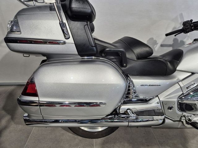 honda - gl-1800-goldwing