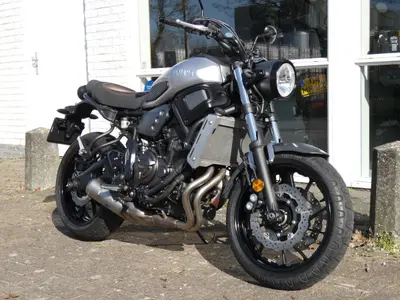 YAMAHA XSR 700 ABS – foto 2