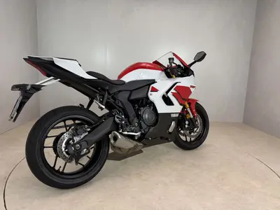 YAMAHA YZF R7 WORLD GP 60TH ANNIVERSARY – foto 3