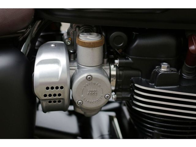 triumph - bonneville-t-120-black