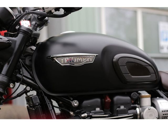 triumph - bonneville-t-120-black