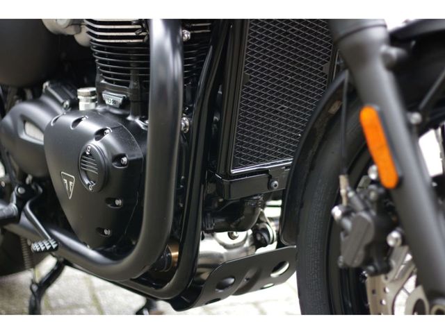 triumph - bonneville-t-120-black