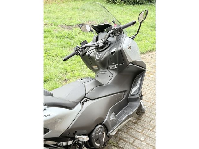 yamaha - tmax-560