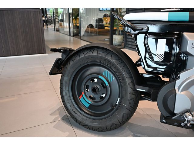 bmw - ce-02