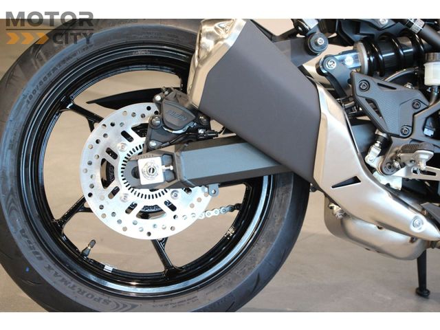 kawasaki - z900