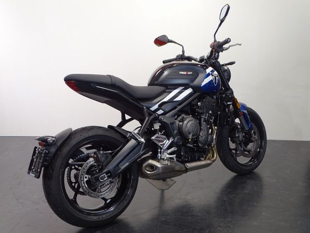 triumph - trident-660
