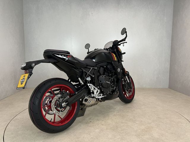 suzuki - gsx-8tt