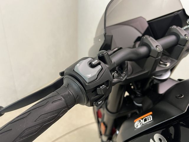 suzuki - gsx-8tt