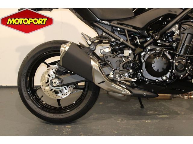 kawasaki - z900