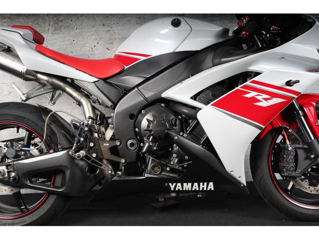 yamaha - yzf-r1