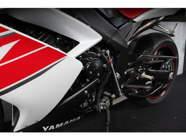 yamaha - yzf-r1